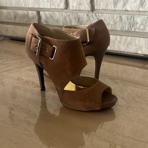 Nine west tan suede peep, toe heels